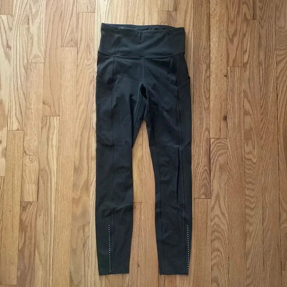 Lululemon sz 4 Fast & Free 7/8 Tight II Nulux 25"
Drk Olive excellent condition - Picture 3 of 15
